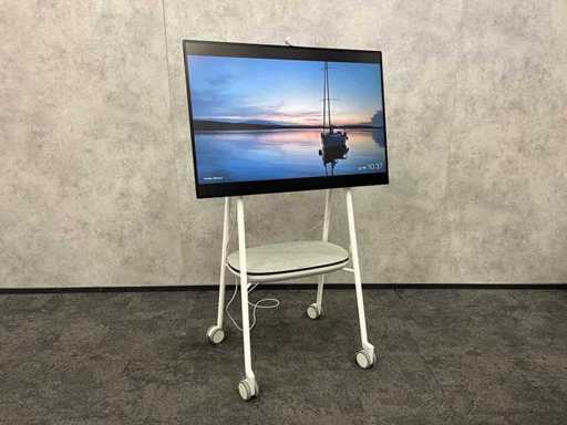 Microsoft - butuc de suprafață de 50" pe trepied Steelcase