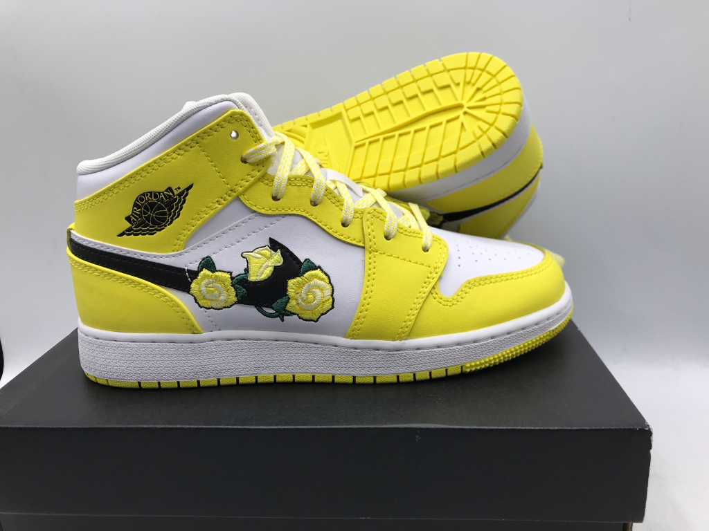 Nike Air Jordan 1 Mid SE Sneaker Gelb/Schwarz-Weiß 36