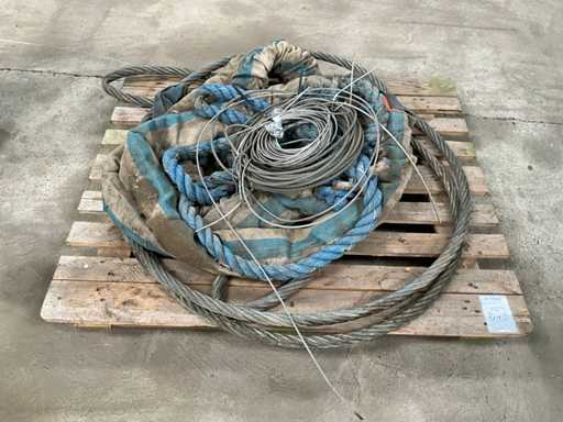 Varie attrezzature di traino e sollevamento