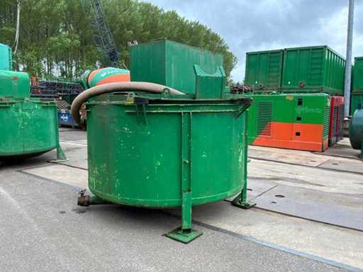 Mixing tank