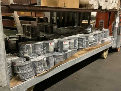 Partia puszek farby magnetycznej Hema