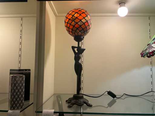 TIFFANY vintage tafellamp met dame
