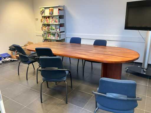 Table de conférence + chaise d’appoint (6x)