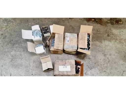 Diverse bouten en schroeven (8x)