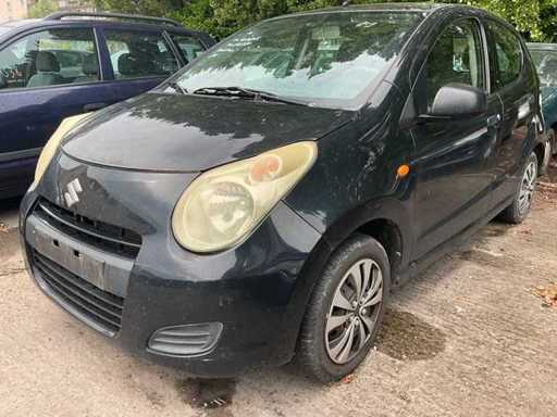 Voiture voyageurs Suzuki Alto 2011