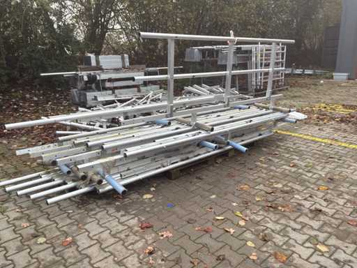 Lotto di materiale per impalcature