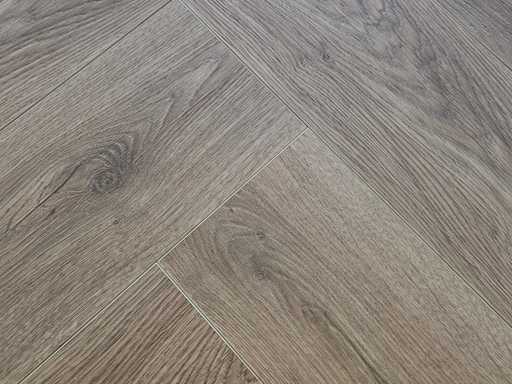 7 m2 Herringbone laminate - 628 x 157 x 10 mm