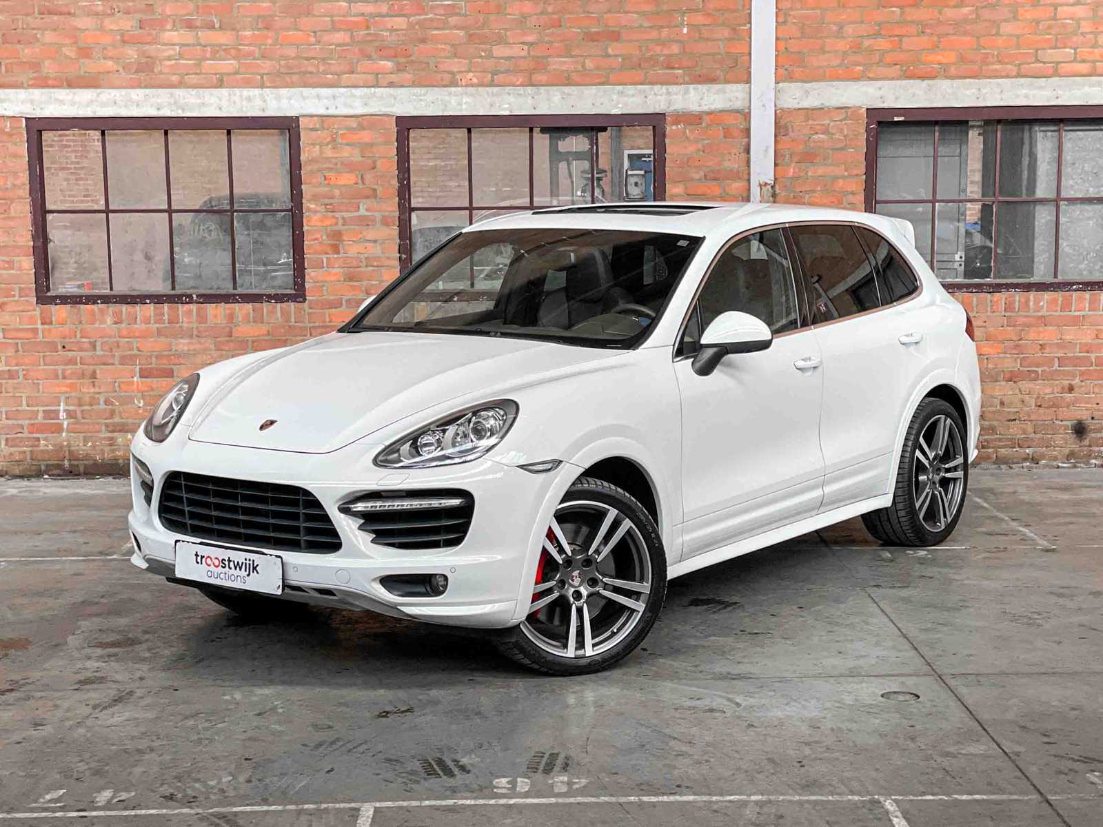 Porsche Cayenne Turbo 4.8 V8 500hp 2013 OEM Sport Design 500pk 2013