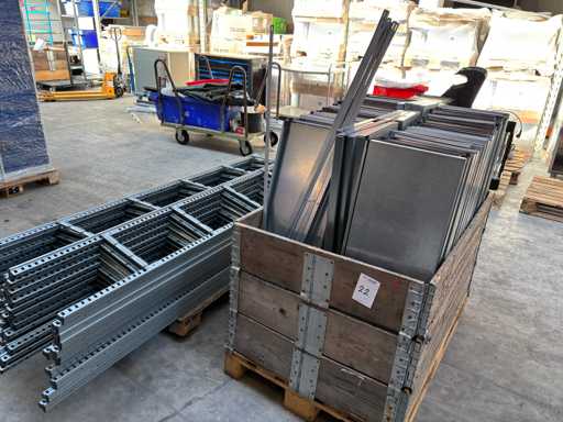 Étagère d’entrepôt (environ 20 mètres)