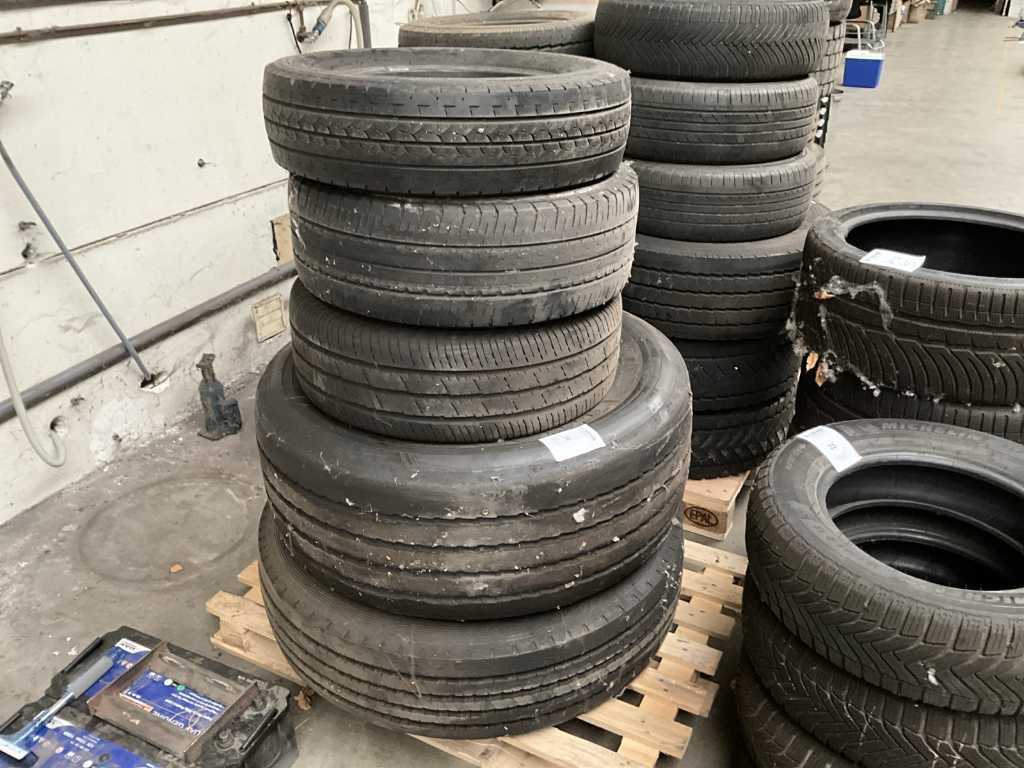Lot de différents pneus (5x)