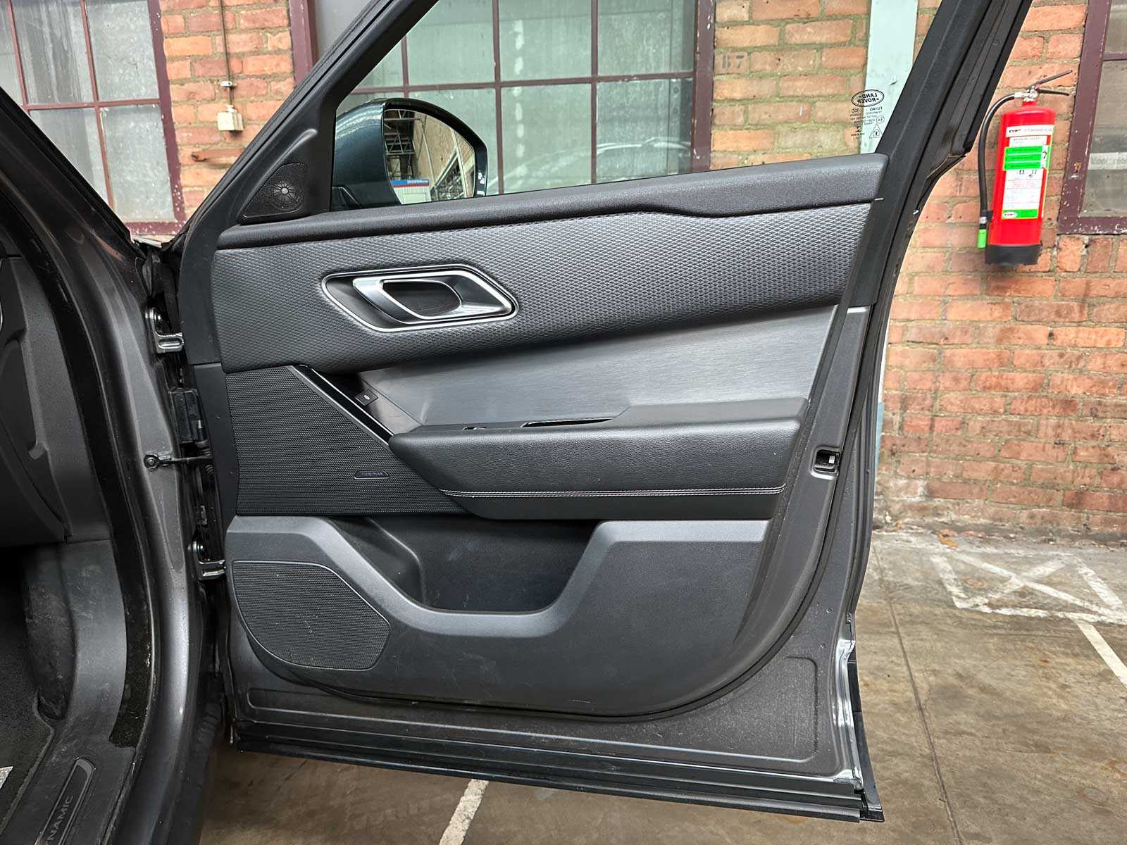 Land Rover Range Rover Velar 2.0 I4 AWD SE 179pk 2018, T-940-TJ