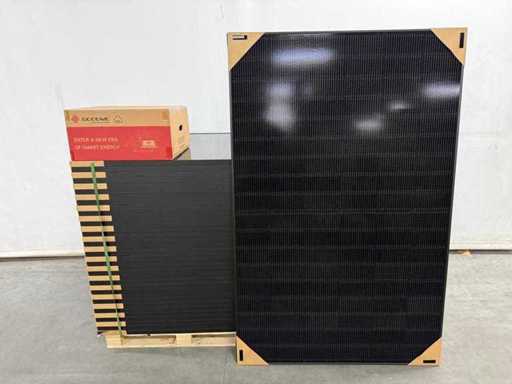 Jinko – Set mit 36 Solarpanels (430 WP) – Goodwe 15 kW Wechselrichter