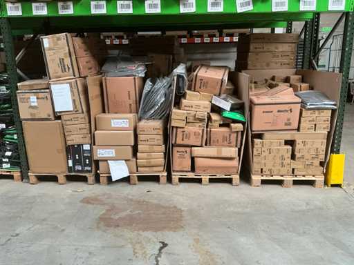 Vari oggetti da giardino e per la casa