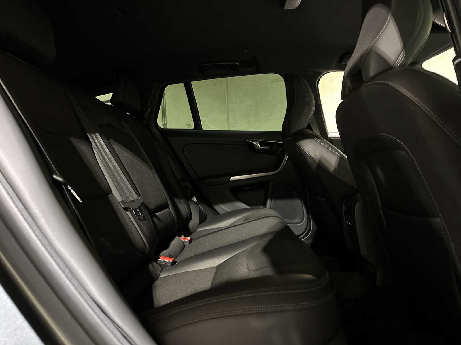 Volvo V60 2.4 D5 Twin Engine Special Edition 163pk 2015, NH-759-L