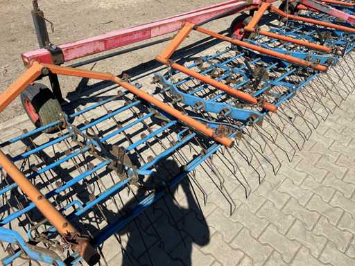 HATZENBICHLER Désherbeur à dents