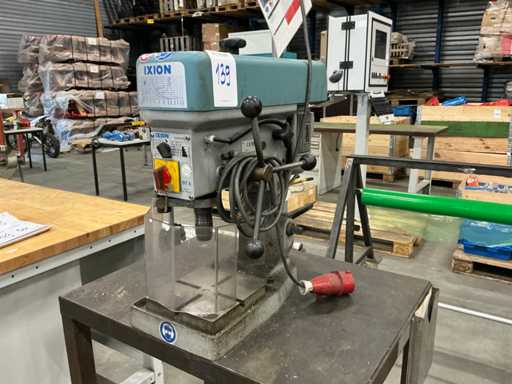 Ixion BT6 Tafelboormachine