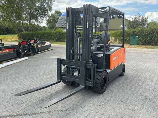 Nouveau chariot élévateur Doosan B35X-7Plus