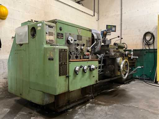 Ryazan Machine Tool Works 1M63 tornio orizzontale