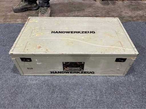 DIN toolbox – fully equipped with hand tools