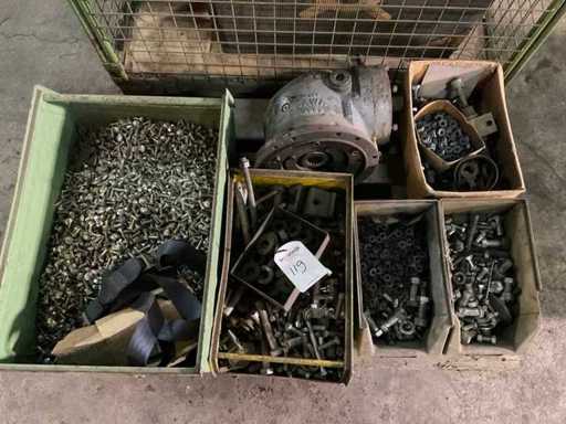 Ferramenta per montaggio a batch