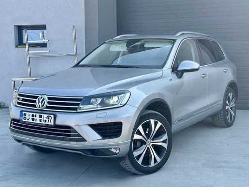 Volkswagen Touareg R-Line 3.0 TDI V6 4x4 262 PS 8-Gang-Getriebe - 2015