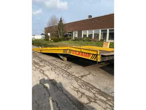 2015 GS INTERNATIONAL 1211 Mobilna rampa