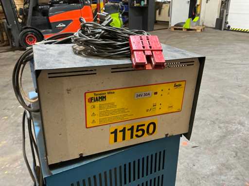 Fiam 24/30 Acculader