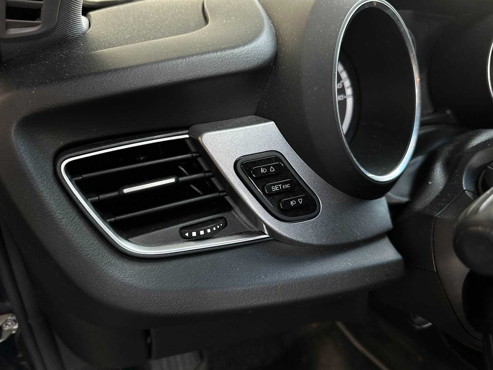 Alfa Romeo Giulietta 1.4 T Distinctive 170pk 2012 (Origineel-NL), 00-XKP-5