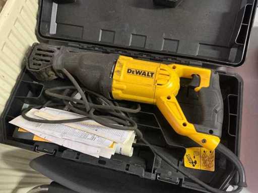 DeWalt DWE305 Reciprocating Saw