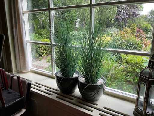 Artificial plants in pots (2x)