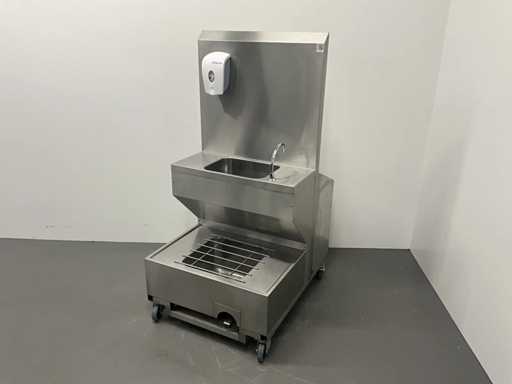 Mobilny zlew ze stali nierdzewnej z kotłem blisko