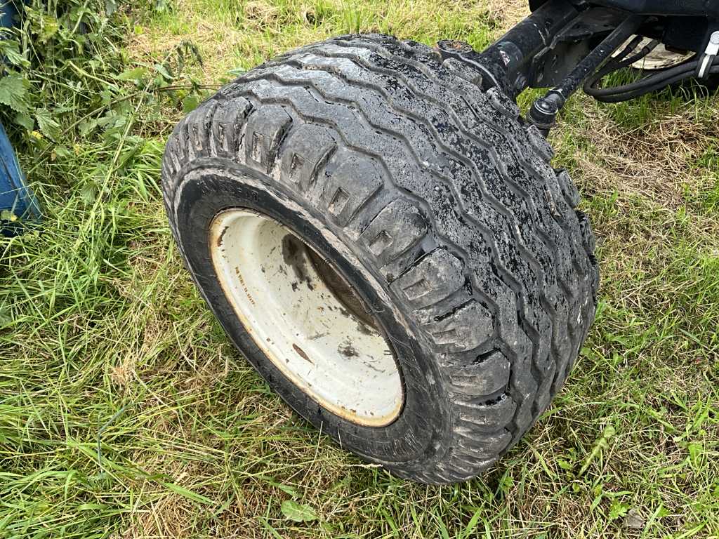 BKT Implement AW705 Tire and rim (2x)