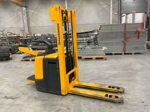 2015 Jungheinrich ERC212z Stapelaar