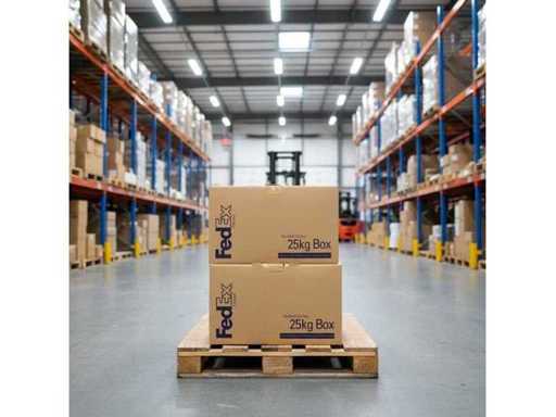 2 große Posten mit amerikanischem Inhalt