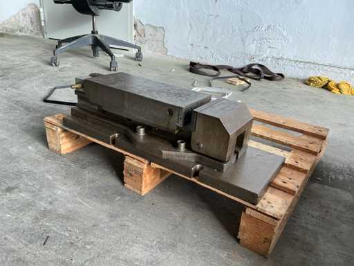 Maschinenschraubstock