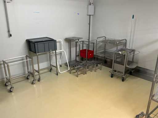 Diverse laboratoriumwagens