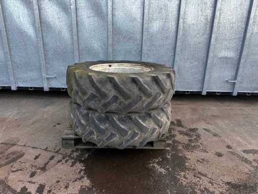 Goodyear – Zweiräder mit landwirtschaftlichen Reifen 14,9 R28 mit Felge ohne Speichen (2x)