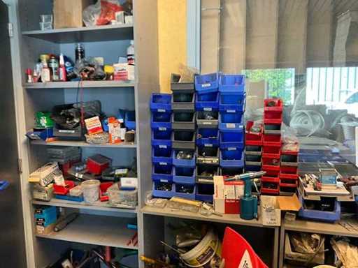 Zeer grote partij werkgereedschap en materiaal (inhoud ruimte)