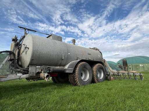 Cisterna FLIEGL a sospensione del 2011 con distributore a scarpe trascinanti e iniettore a disco