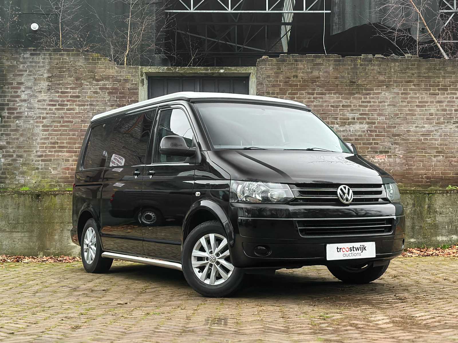Volkswagen Transporter 7J0 T5 2.0 L1H1 84kW Camper 116pk 2012, HXR-32-F