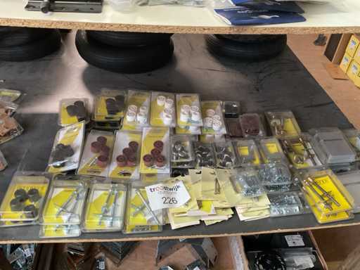 1 x partij bevestigingsmaterialen