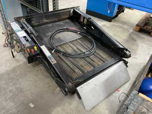 2001 Sollevatore per sedie a rotelle della Braun Corporation