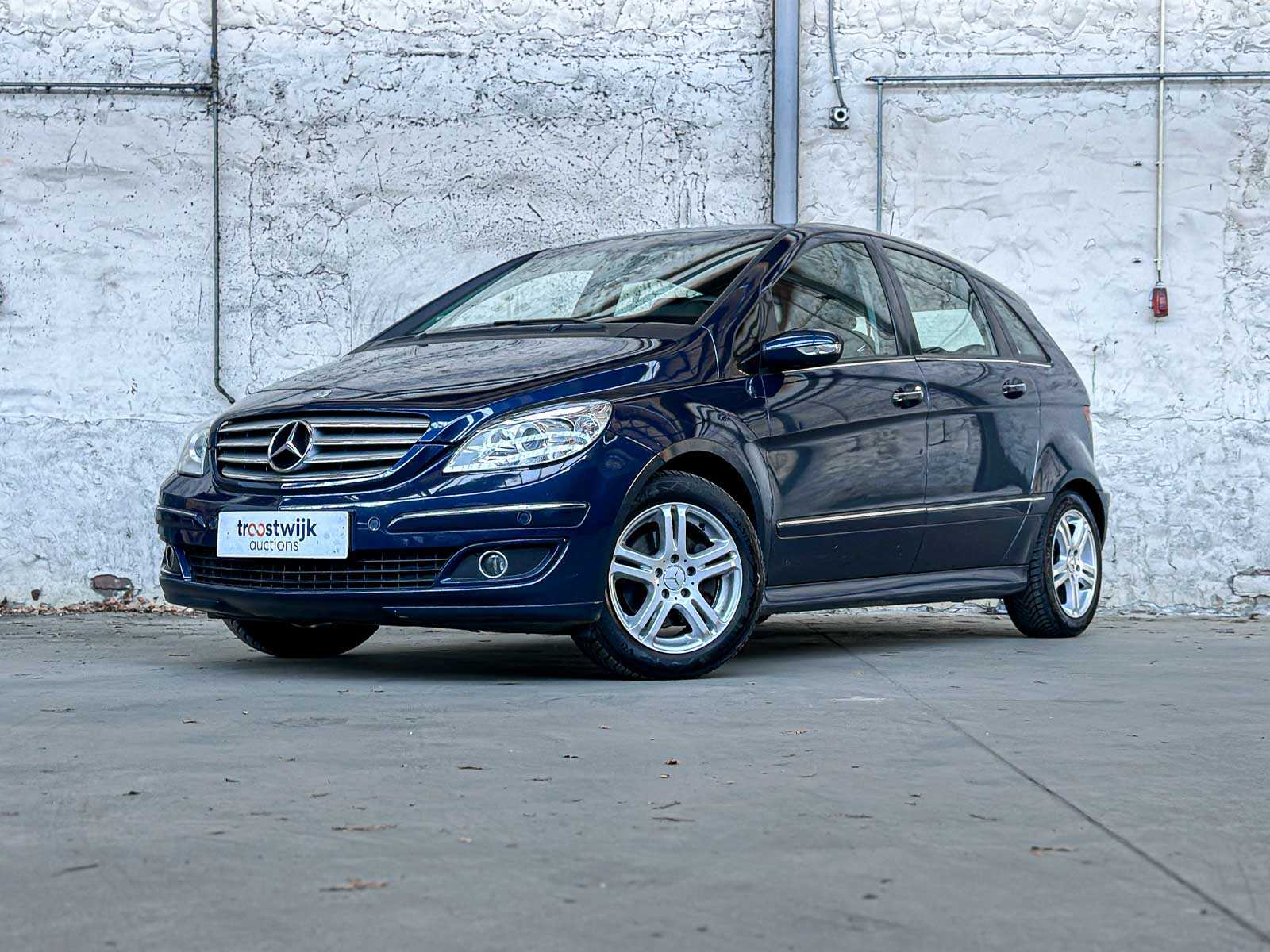 Personen- en bedrijfsauto's in Milsbeek