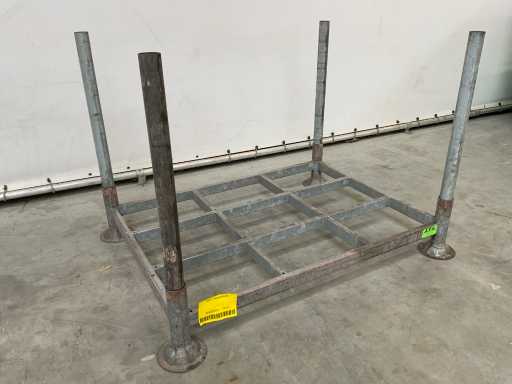 Stacking yoke 1400x1020mm with 1770mm stanchions (10x)