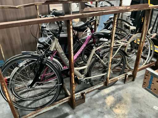 Série de différents vélos