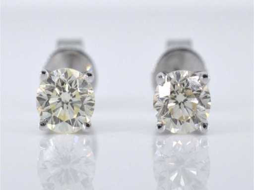 White gold diamond earrings 1.00 carat
