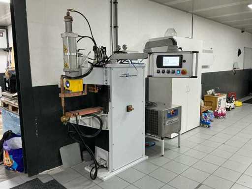 2012 Heller 8207MF130 Spot Welding Machine