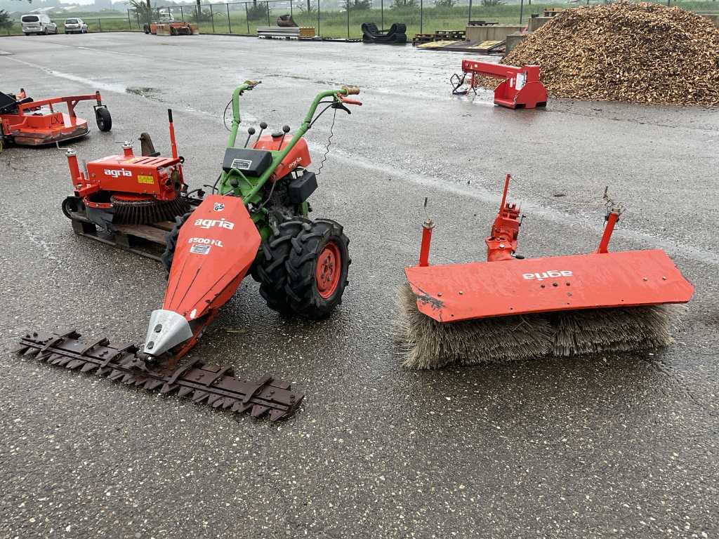 Agria 5500KL Mäher mit Kehrmaschine und Unkrautbürste