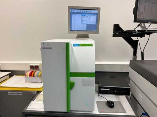 PERKIN ELMER - MICROBETA 2450 - Chromatography