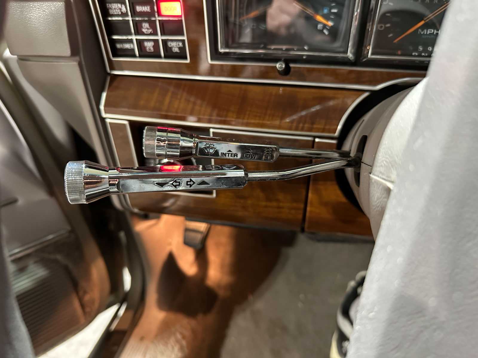 Lincoln Town Car 4.9 V8 Signature SD 160pk 1989, K-946-BX